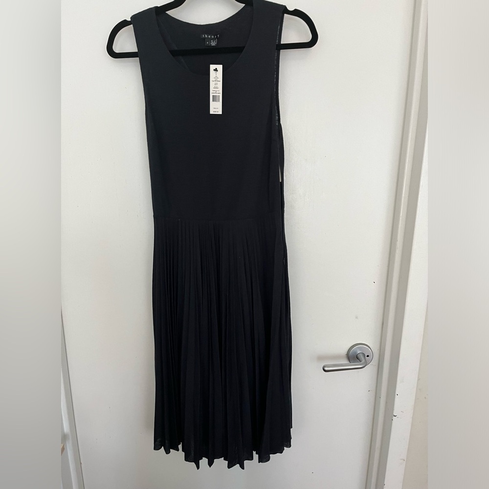 brand new classic balck theory dress size 4